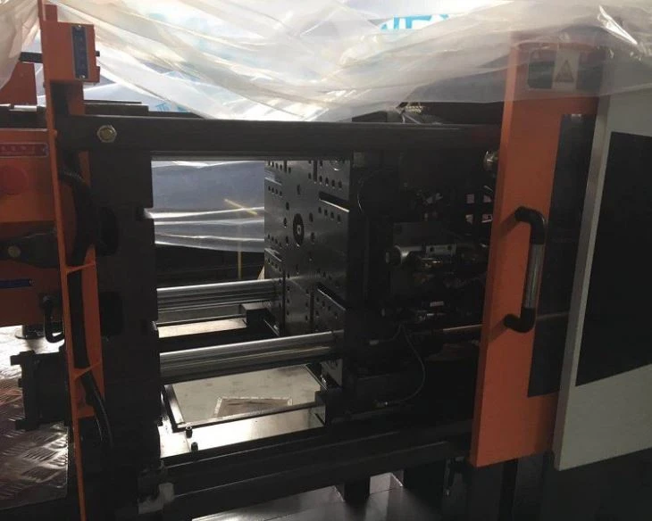 Automatic PET Bottle Preform Injection Moulding Machine3(001)