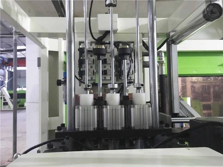 Automatic Plastic Bottle Making Machine