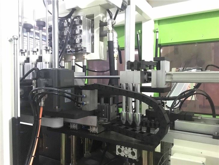 Automatic Plastic Bottle Making Machine